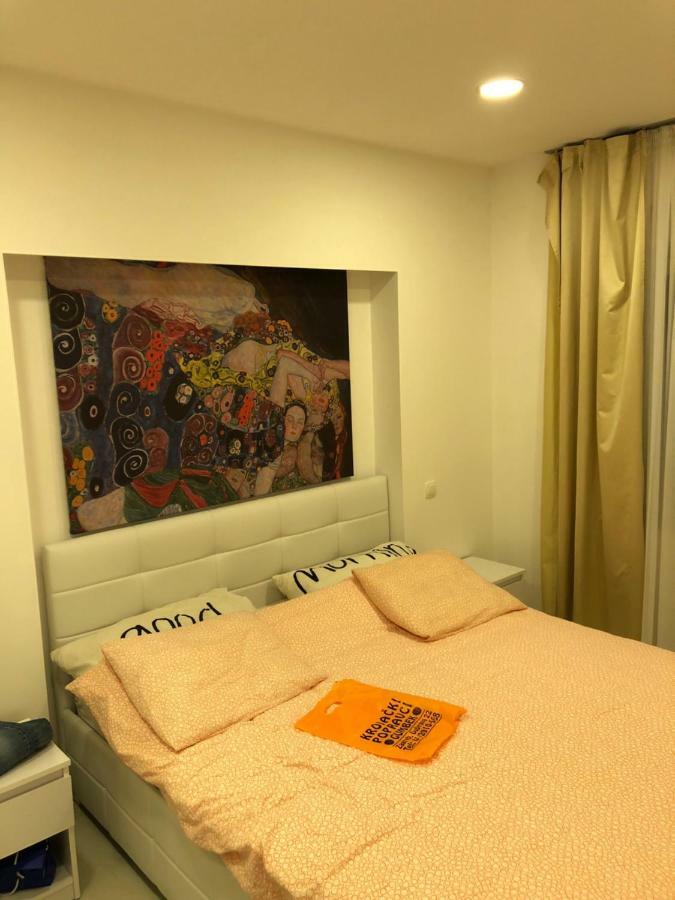 Valerija Apartment ซาเกร็บ ภายนอก รูปภาพ